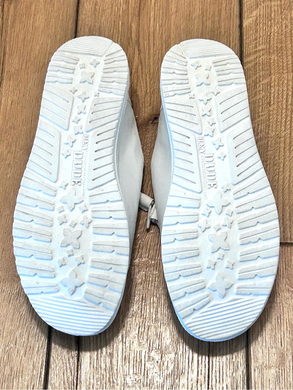 Hey Dudes Wendy Chambray White Canvas Slip-On Shoes Women’s Sz 10 - Picture 10 of 12